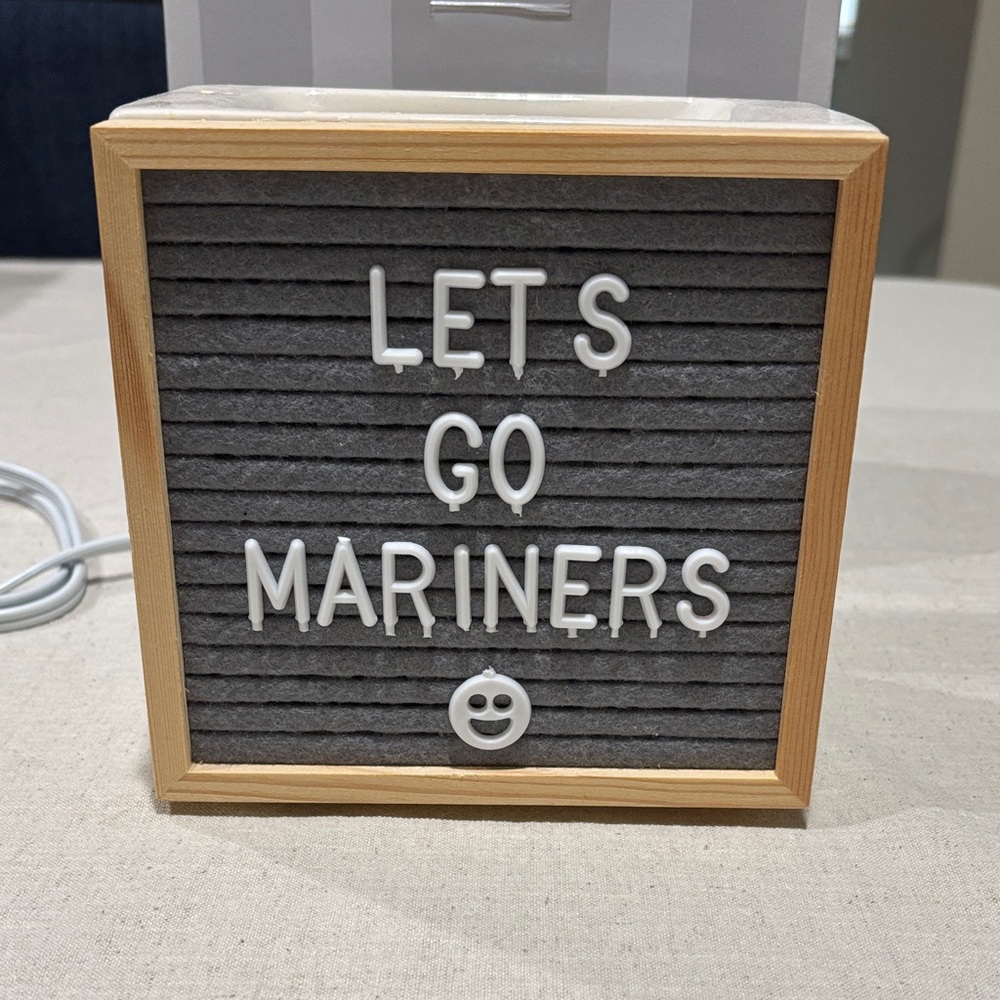 🔡 Scentsy Letterboard Element Wax Warmer